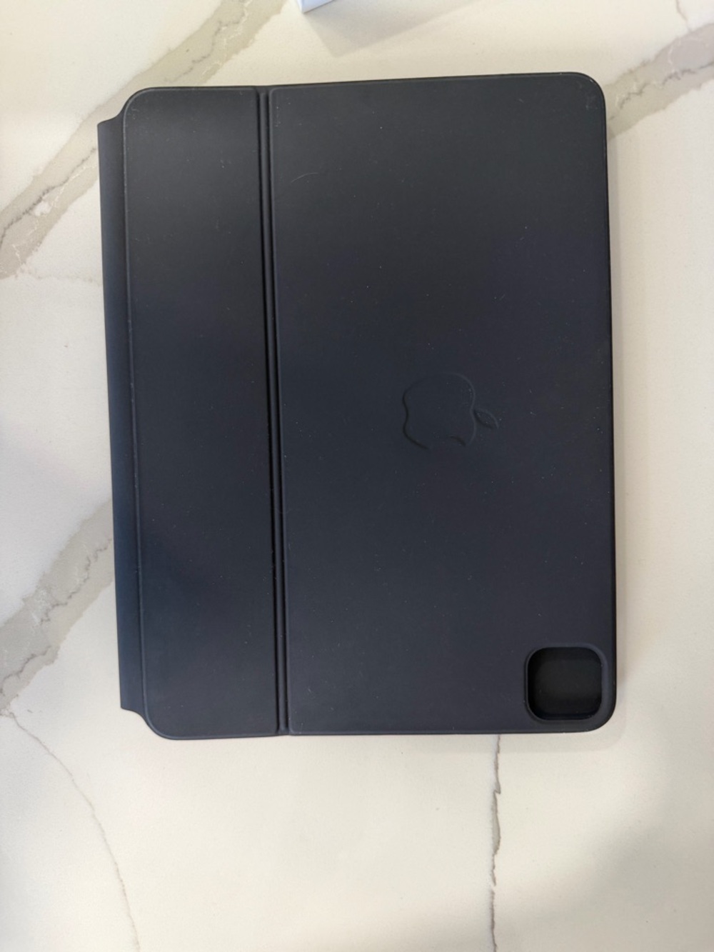 Apple Magic Keyboard - iPad 11in or iPad Air - Picture 5 of 6